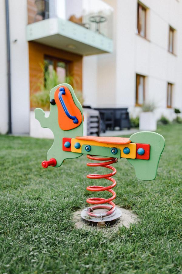 Villa Monica Apartamenty Щирк Экстерьер фото